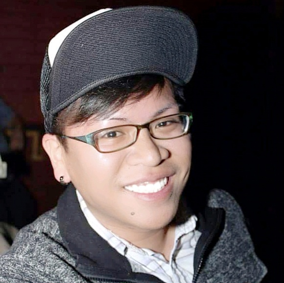 Profile Picture of Craig Oliveira (@coliveir) on Poshmark