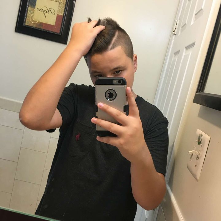 Profile Picture of Simonsexycousin (@sxtrn01) on Tiktok