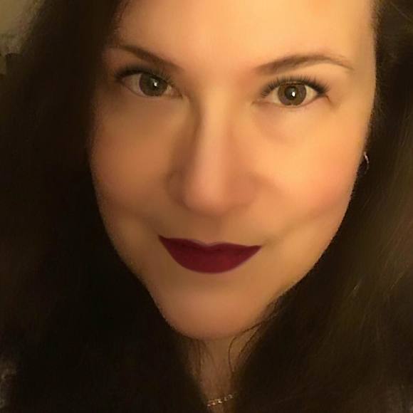 Profile Picture of Cheryl Chew carson (@cherylac816) on Poshmark