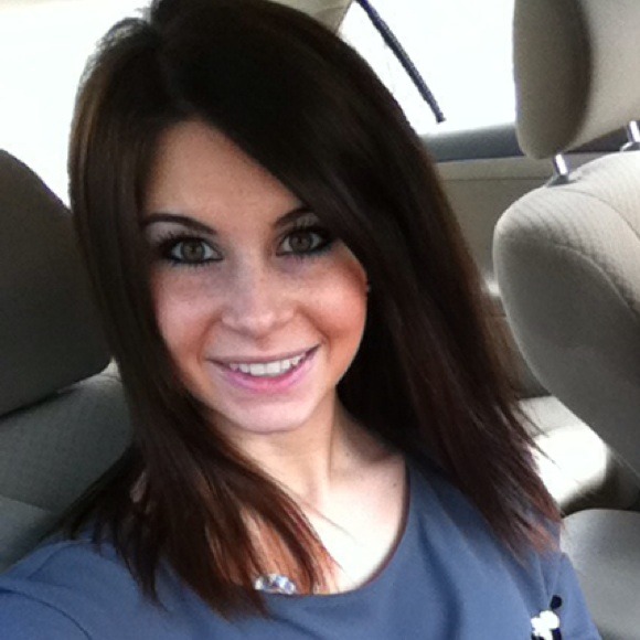 Profile Picture of Koreena Tabit (@koreena21) on Poshmark