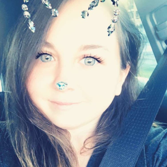 Profile Picture of Brianna Scanlin (@briannascanlin) on Poshmark