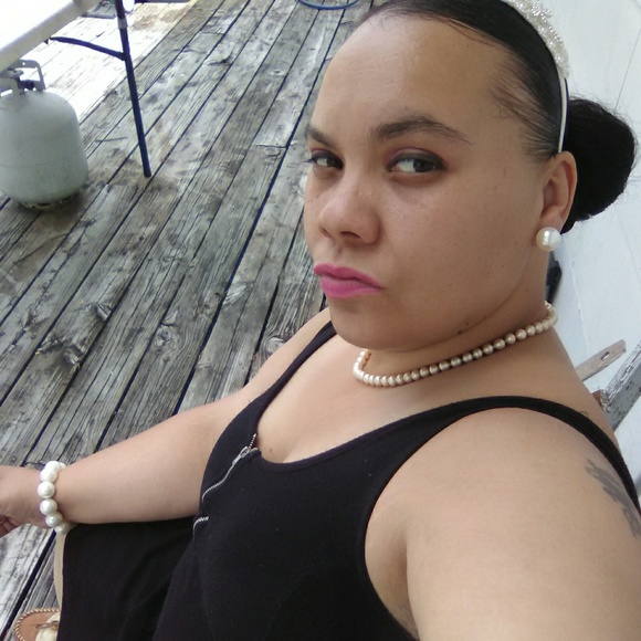 Profile Picture of Linette Rodriguez (@msslinette1212) on Poshmark