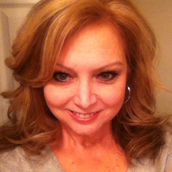 Profile Picture of Robin Cope (@rrcope) on Poshmark