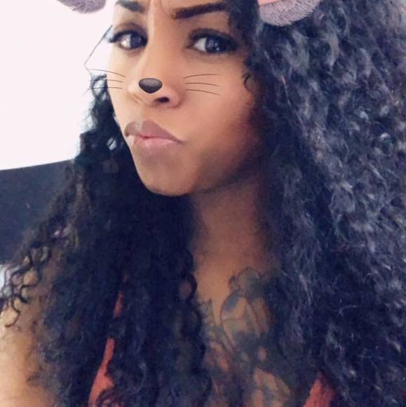 Profile Picture of Precious Hicks (@precious33136) on Poshmark