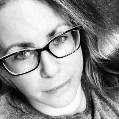 Profile Picture of Danielle Simmons (@lightful77_dee) on Twitter