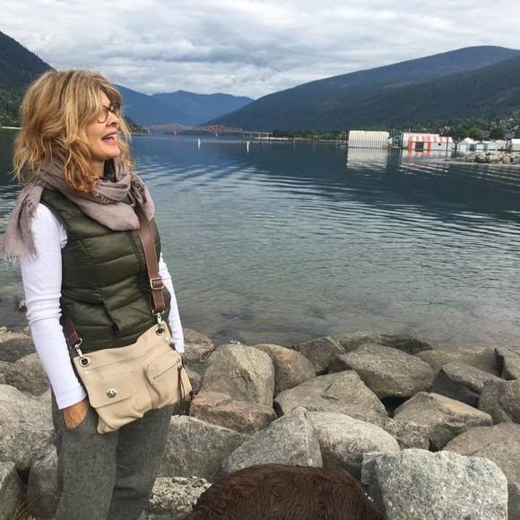 Profile Picture of Suzanne Lavack (@good2go63) on Poshmark