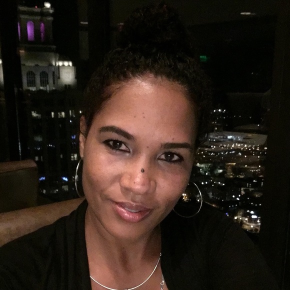Profile Picture of Sheree Lambert (@love2nurse1975) on Poshmark