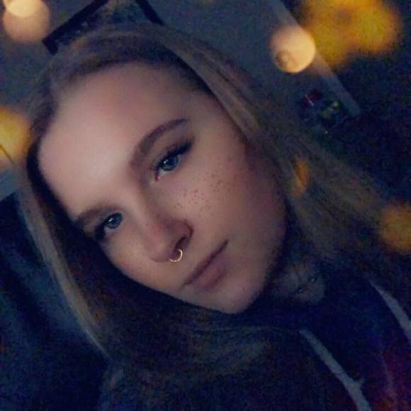 Profile Picture of Kristyn Pawlowski (@twistedcamel) on Poshmark