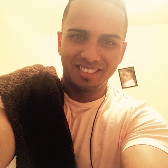 Profile Picture of Fausto Santos (@frankcher) on Poshmark