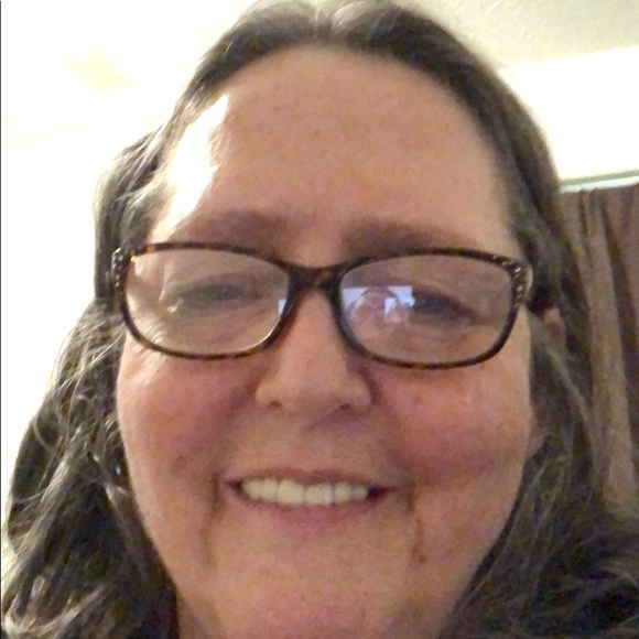 Profile Picture of Leilani Schooling (@leilanisay) on Poshmark