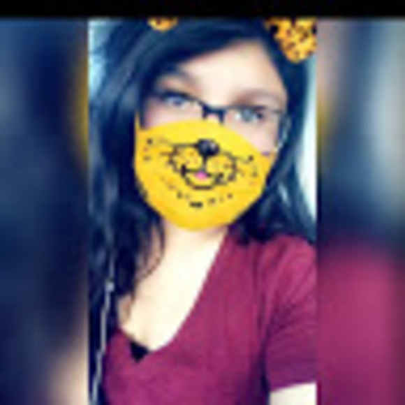 Profile Picture of Skye Skye (@crysteldemon) on Poshmark