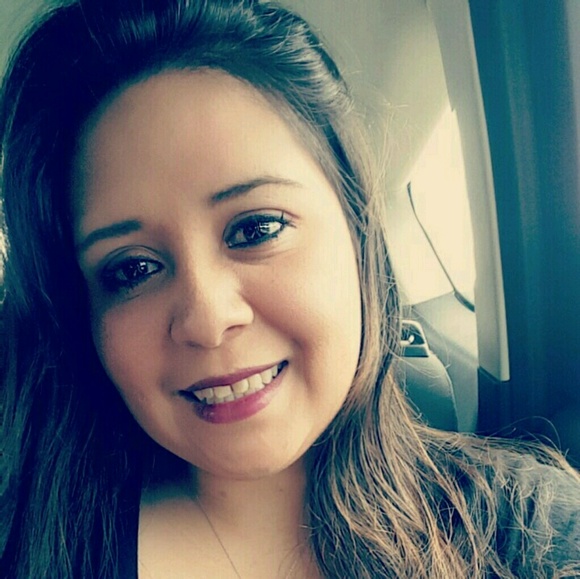 Profile Picture of Victoria Salazar (@deerprincess28) on Poshmark