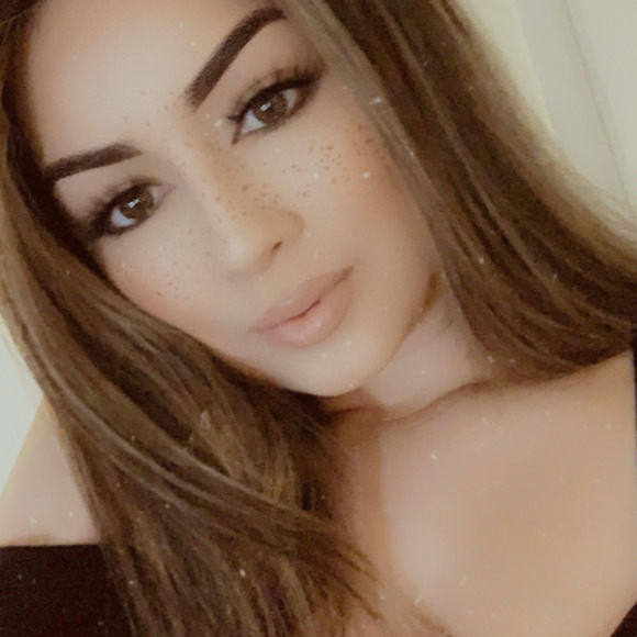 Profile Picture of Gabriela Velasco (@gvelasco020) on Poshmark