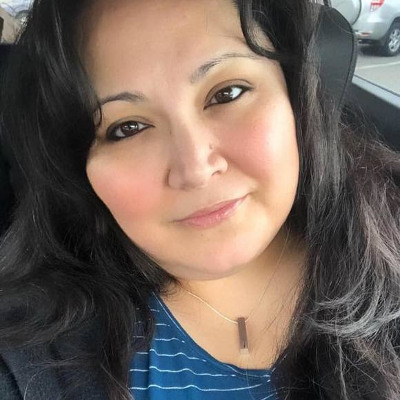 Profile Picture of Sandy Barrera (@sandybarrera) on Poshmark