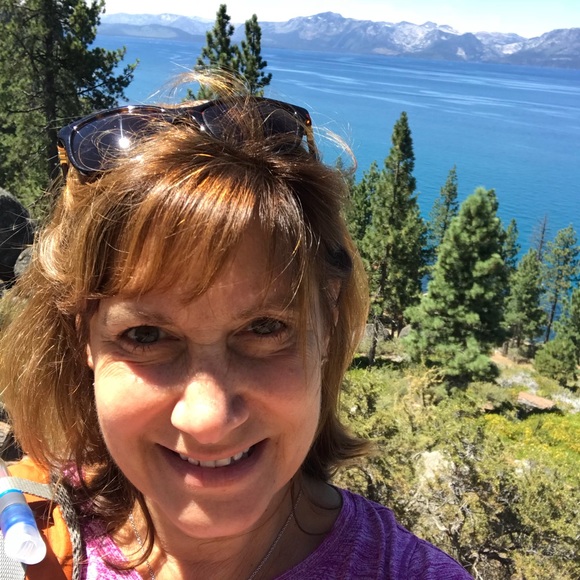 Profile Picture of Lisa Tennenbaum (@ltennenbaum) on Poshmark
