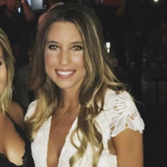 Profile Picture of Kaylee Staude (@kstaude) on Poshmark