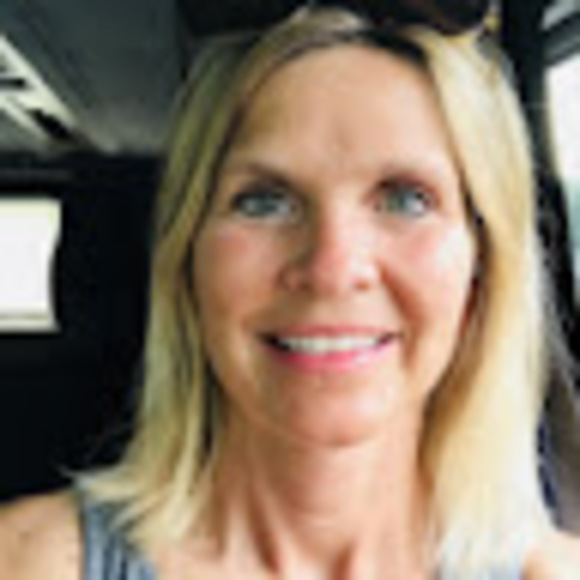 Profile Picture of Billie Keith (@billiekeith) on Poshmark