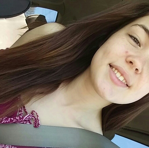 Profile Picture of Brianna Corkern (@briannalynn1998) on Poshmark