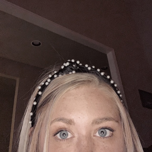 Profile Picture of Kalli Matthesen (@kals22) on Poshmark