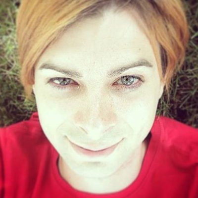 Profile Picture of Danielle Barker (@danielleemmalee) on Twitter