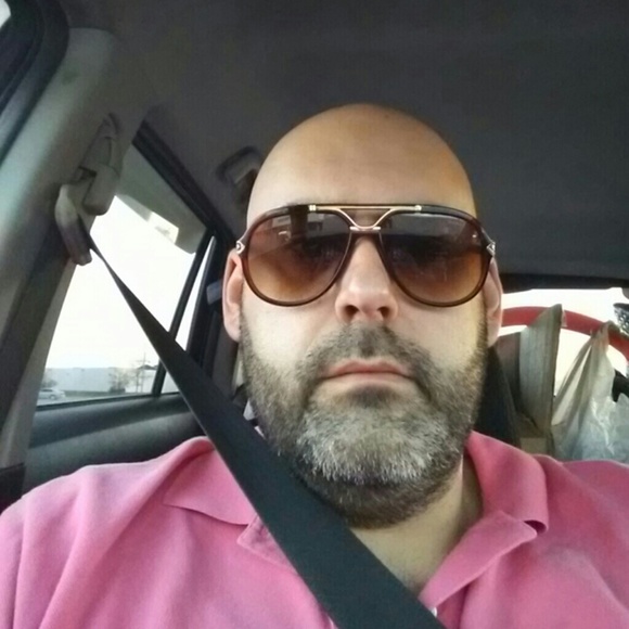 Profile Picture of David Veronneau (@chefdave) on Poshmark