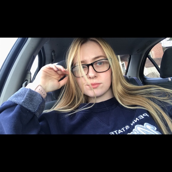Profile Picture of Emma Hockensmith (@ehockensmith) on Poshmark
