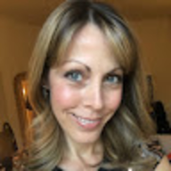 Profile Picture of Danielle Parillo (@daniellesara22) on Poshmark