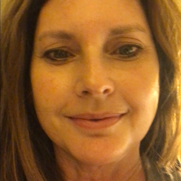 Profile Picture of Tanya Migues (@tanyamigues) on Poshmark