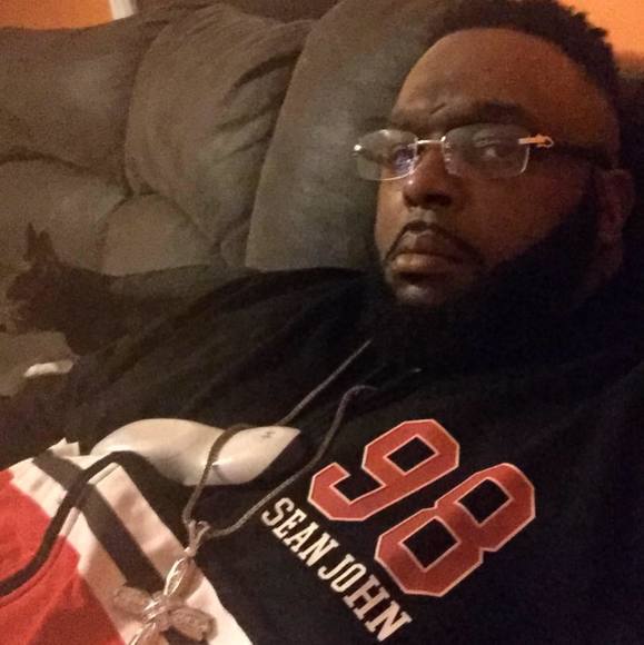Profile Picture of Kevin Hyde (@kevinhyde43) on Poshmark