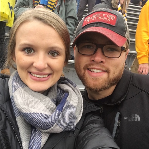 Profile Picture of Evan Pivont (@14_eqpivont) on Poshmark