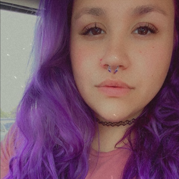 Profile Picture of Caley Mummel (@caleymummel) on Poshmark