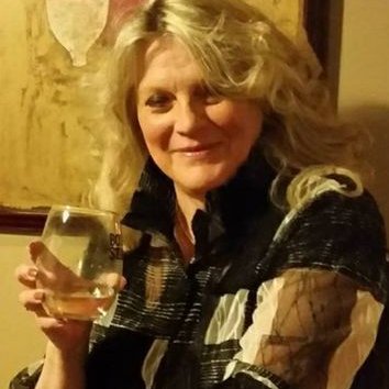 Profile Picture of Lorraine Benoit-Telo (@ljtelo) on Twitter