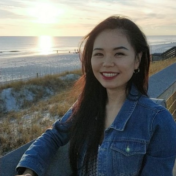 Profile Picture of Yiting Xiao (@yitingxiao) on Poshmark