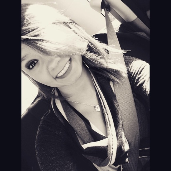 Profile Picture of Cayla Nelson (@caylanelson) on Poshmark