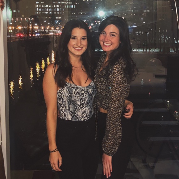 Profile Picture of Jessica Parsons (@jessicaparso392) on Poshmark