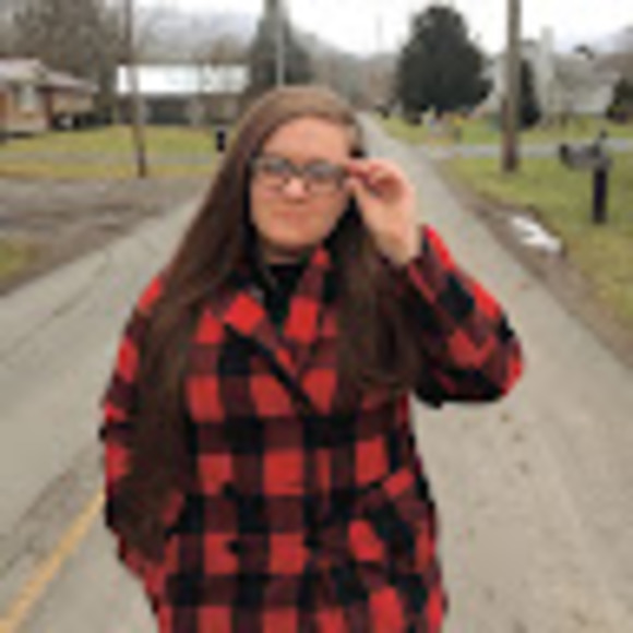 Profile Picture of Alexis brianna Neese (@alexis_neese815) on Poshmark