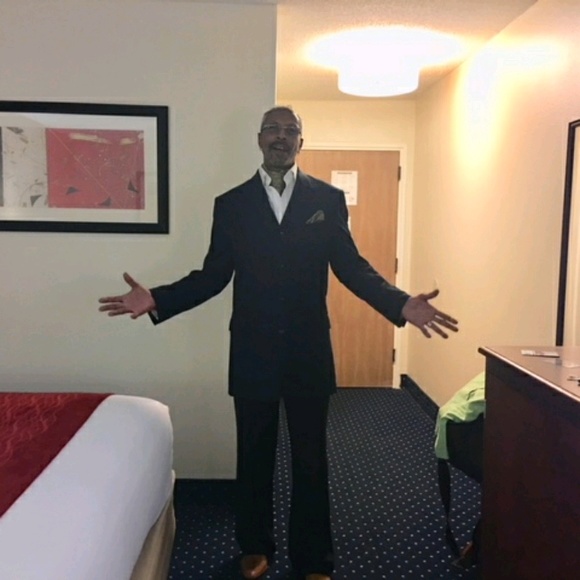 Profile Picture of Robert Shields (@bobbys61) on Poshmark