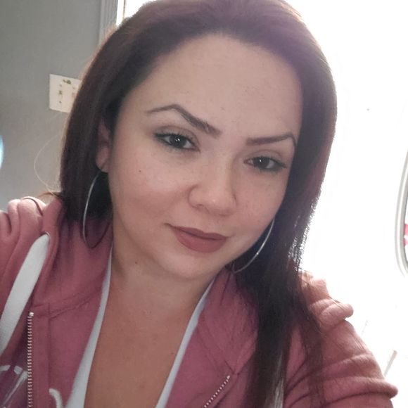 Profile Picture of Julia Lacey (@jala8288) on Poshmark