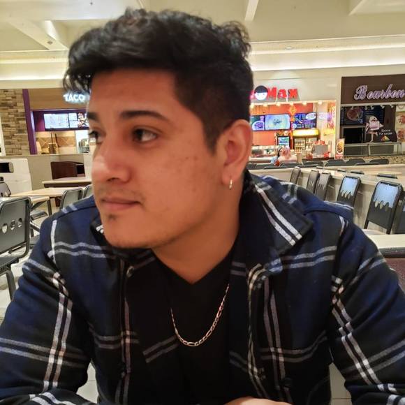 Profile Picture of Danny Varela (@dannyvarela95) on Poshmark