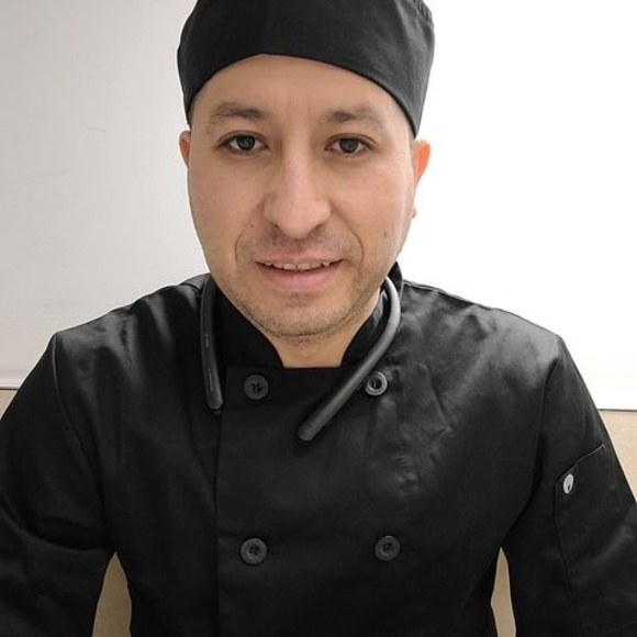 Profile Picture of Alejandro Gongora (@aleesquivel0612) on Poshmark