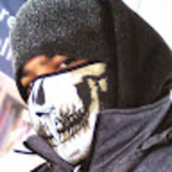 Profile Picture of John Chum (@chumjonathan) on Poshmark