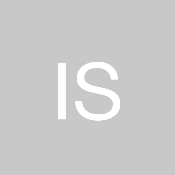 Profile Picture of Ika Sitorus (@isitorus23) on Poshmark