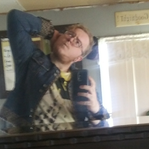 Profile Picture of Travis Hewitt (@bhillybhonez) on Poshmark