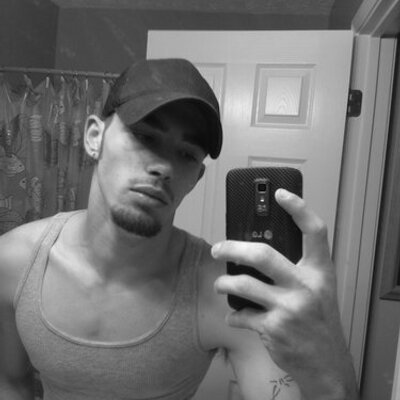Profile Picture of Travis  Collett (@Vollett49) on Twitter