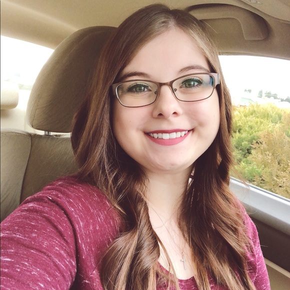 Profile Picture of Kaila Stipp (@kaistipp) on Poshmark