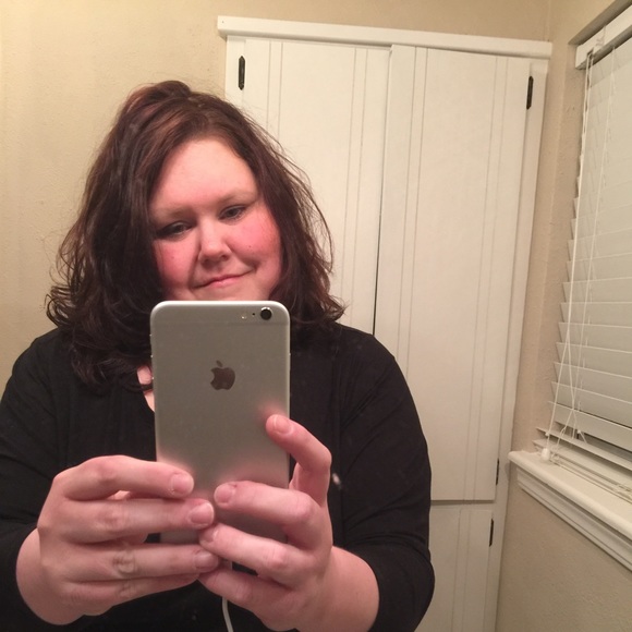 Profile Picture of Marisa Bopes (@mermadb2) on Poshmark