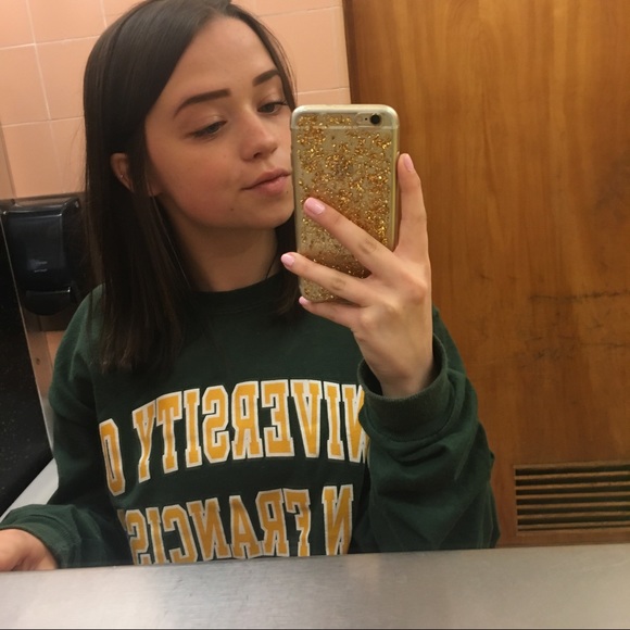 Profile Picture of Brenna Mclernon (@brennmcler) on Poshmark