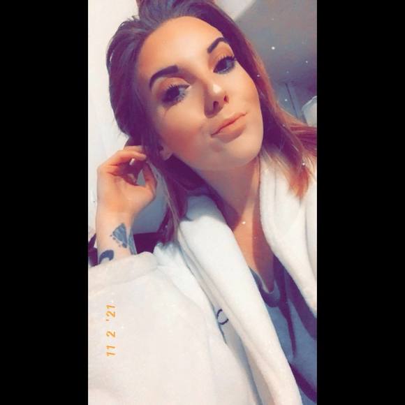 Profile Picture of Lily Ruiz (@lalalilaay) on Poshmark