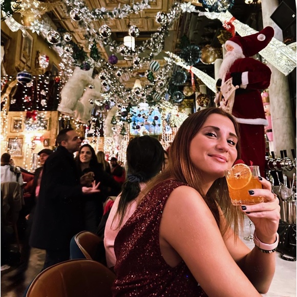 Profile Picture of Aleksandra Maslova (@maslova_00793) on Poshmark
