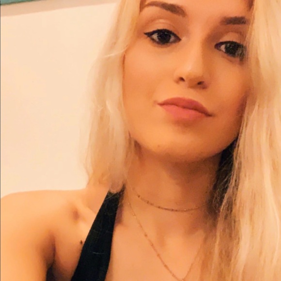 Profile Picture of Rosanna Mantova (@annasor10) on Poshmark